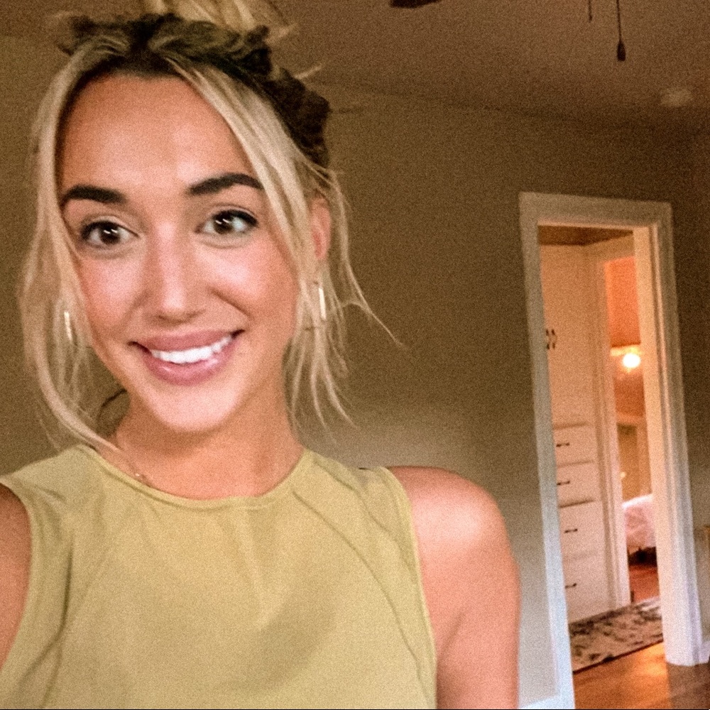 Meet your Posher, Emily
